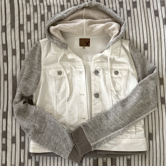 American Eagle Outfitters Jackets & Blazers - American Eagle White Denim Vest Hoodie Jacket